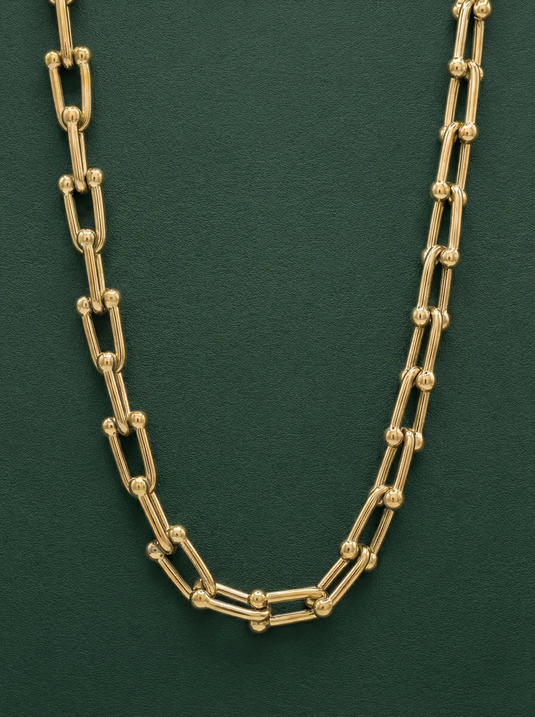 BOLD CHAIN NECKLACE